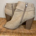 Penny Loves Kenny  Women's Ankle Boots Size 7.5 Tan Cut Out Heel Photo 2
