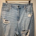 American Eagle  Womens Stretch Curvy Mom Jeans Sz 14 Distressed Photo 1