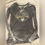 Gray Long Sleeve Graphic Tee with Gold Accents Photo 0