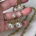 Vintage lariat flapper tie front chain and faux pearl necklace. Gold Photo 4