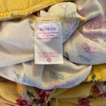 No Boundaries No Boundries yellow floral pull on skort in Jr size XL (15-17). Photo 5