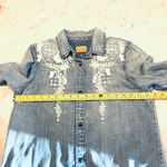 Driftwood  Layla Classic Fit Embroidered Denim Shirt Women's Medium Blue Cotton Photo 3