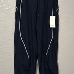 Lululemon  License to Train MR Lightweight Jogger size 12 in true navy Photo 2