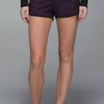 Lululemon Speed Shorts 2.5" Purple and Black Pattern Size 6 Photo 7