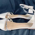 Daisy Fuentes  Lillian Flats Photo 5