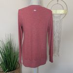 Alo Yoga  • alolux glimpse long sleeve split tee Photo 5