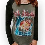 Daydreamer new 𓇽 Def Leppard Pyromania Raglan Tee 𓇽 Graphite + Black 𓇽 Small Photo 0