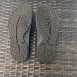 Oofos sandals, women’s size 8 Black Photo 4