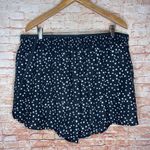 Nike Plus Size  10K Americana Running Shorts Black with Silver Star detailing Photo 2