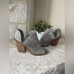 Vince Camuto  Fritzey grey suede laser woven accent open toe booties sz 10 Photo 5