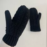 EUC Women’s solid‎ black cable knit thick crocheted winter mittens gloves M/L Photo 1