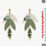 Handmade Elegant Boho-Chic White & Green Floral Clay Earrings Photo 2