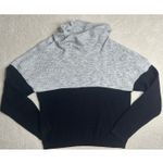 Cyrus : Two-Tone Cowl Neck Sweater Gray and Black Photo 1