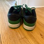 Nike SB Dunk Low Classic Green Sneaker Photo 2