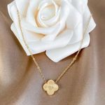 Gold Clover necklace Photo 0