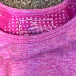 tight cropped pink shirt Photo 1