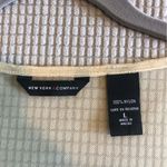 NY & comp. Shear mesh top with beaded work ivory low V Photo 6