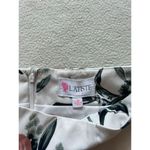 L'ATISTE by Amy Floral Skirt Sz Medium White A Pleats Zip Back Photo 4