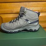 Keen  Targhee Women’s size 9 IV Mid Hiking Boot in Brindle/Nostalgia rose Photo 1