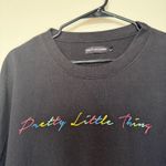 Pretty Little Thing  Black Cropped Sweatshirt Photo 1