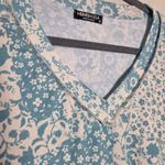 Heimish USA Blue and Cream Floral V Photo 3