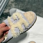 UGG  Shearling SLIDE Sz 6 Lilac Photo 15