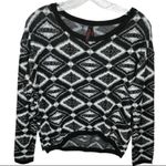 Yoki  Acrylic‎ Sweater Photo 0