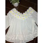Judith March  oversized low shoulder daisy top sz small Photo 2