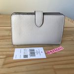 Kate Spade Wallet Photo 1