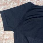 ✨NWOT✨ Workout Crop Fitted Tee Black Photo 3