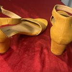 White Mountain Sandals Elegant Yellow Block Heel Sandals white mt. 8 1/2 M Photo 5