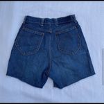 Wrangler  High Rise Medium Wash Jean Shorts Vintage Size 27 See Measurements Photo 5