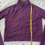 Move Theology Women's Purple Athletic cropped Jacket size Medium Nwot Photo 3