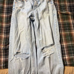 American Eagle Light Wash  Ripped Mom Jeans Women’s 00 regular  Photo 0