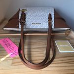 Michael Kors Purse Photo 4