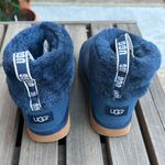 UGG  women’s cozy ankle Blue Suede sheepskin Boots size 6 Photo 8