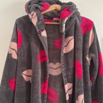 Betsey Johnson Gray Robe with Pink Lip Prints NWOT Photo 1