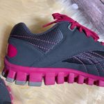 Reebok  Running Shoes Size 8 Photo 2
