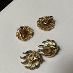 Avon, Crown Trifari Vintage Gold Tone Clip On Earrings Lot Of 2 Signed Photo 9