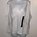 Banana Republic Short sleeve v neck cotton blend t-shirt in white size X-large Photo 1