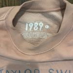 Taylor Swift  1989 (Taylor’s Version) Crewneck Pink L Photo 3