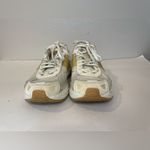 Adidas Women’s Response CL White Sneakers Size 6 Photo 2