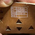 FitFlop  Women's Carmel Toe-Post Suede Dress Sandal 9 Photo 3