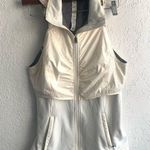 Lululemon 4 white vest Photo 0