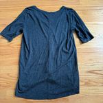Loft  Women’s Charcoal Gray Shimmer Sparkly Scoopneck Shirt Sleeve Tee XXS Photo 4