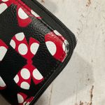 Disney PARKS MINNIE BOW AOP ZIPPY WALLET Photo 3