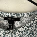 Forever 21  Shirt Womens Medium Black‎ White Floral Daisy Cutout Cropped Tee Top Photo 3