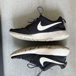 Nike Women’s  Roshe One Black Photo 3
