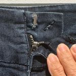 Roz & Ali  women's dark blue bermuda above knee cotton blend shorts size 8 Photo 5