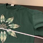 Jerzees  Women’s Green Quilt Star Crewneck Sweatshirt Medium Photo 6